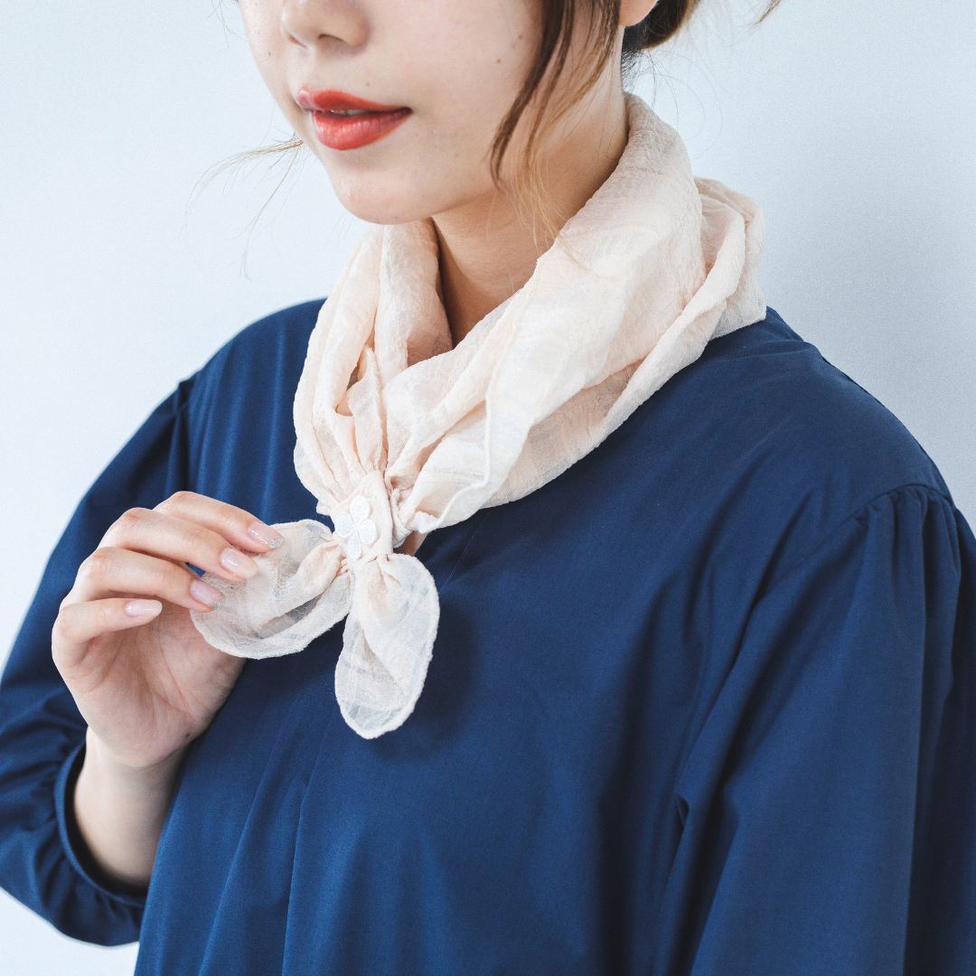 W003 シアーチェック ワンタッチスカーフ