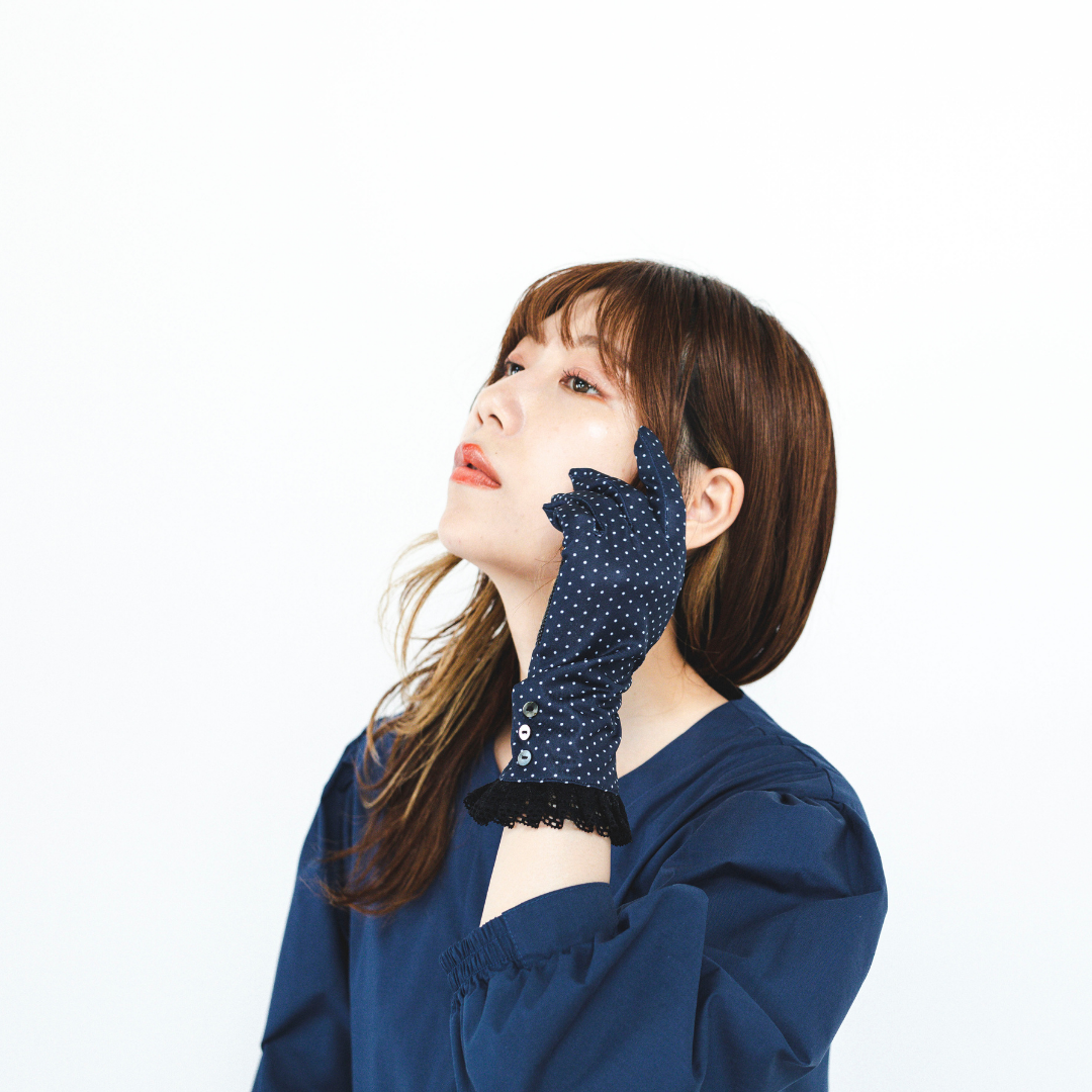 S026 冷感抗菌ドットシェルボタン五指 UVアームカバー手袋 ショートサイズ