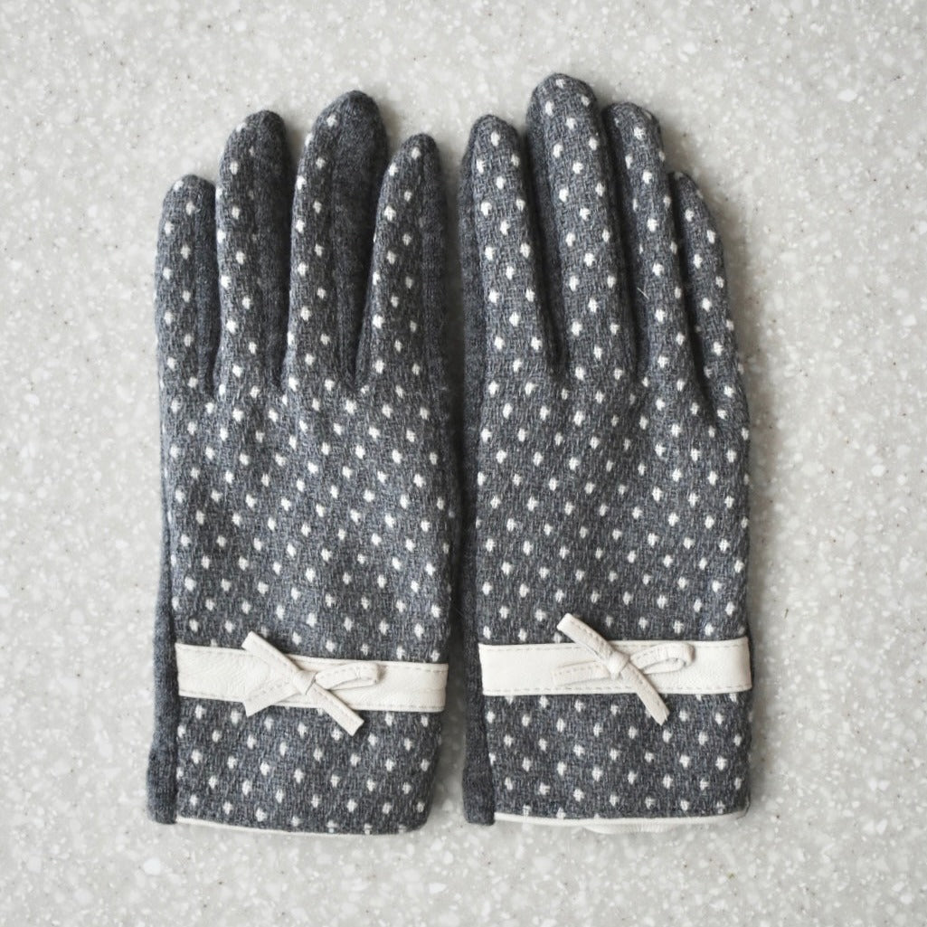 dot leather ribbon gloves