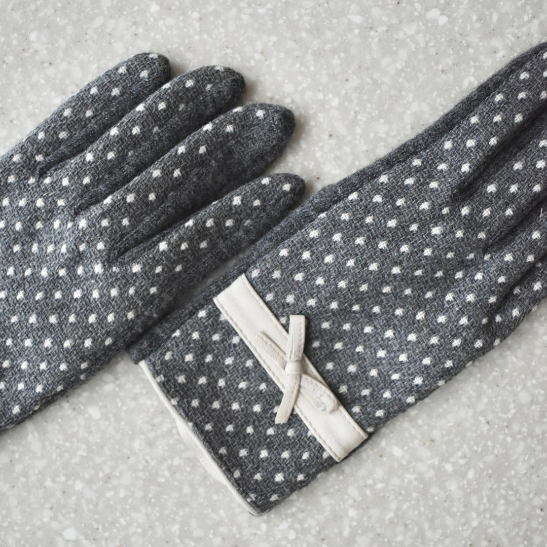 dot leather ribbon gloves