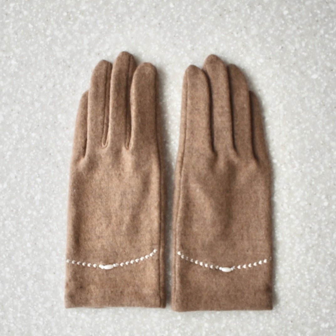 embroidered pearl gloves