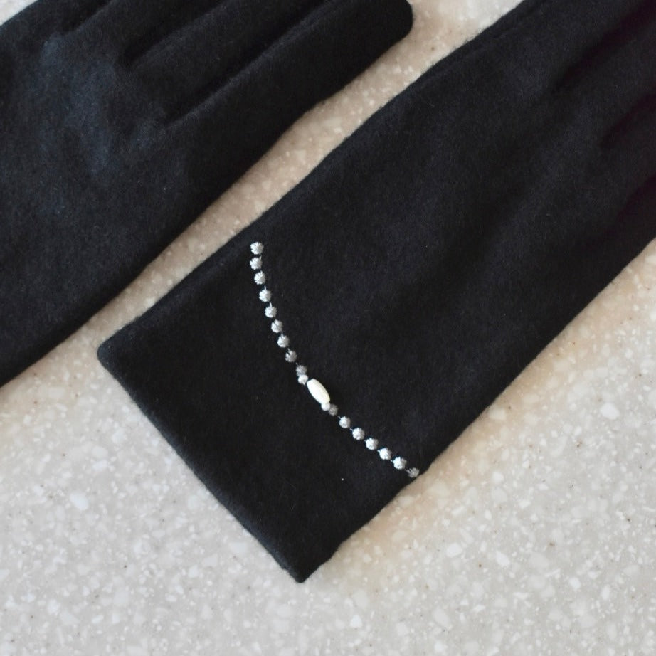 embroidered pearl gloves