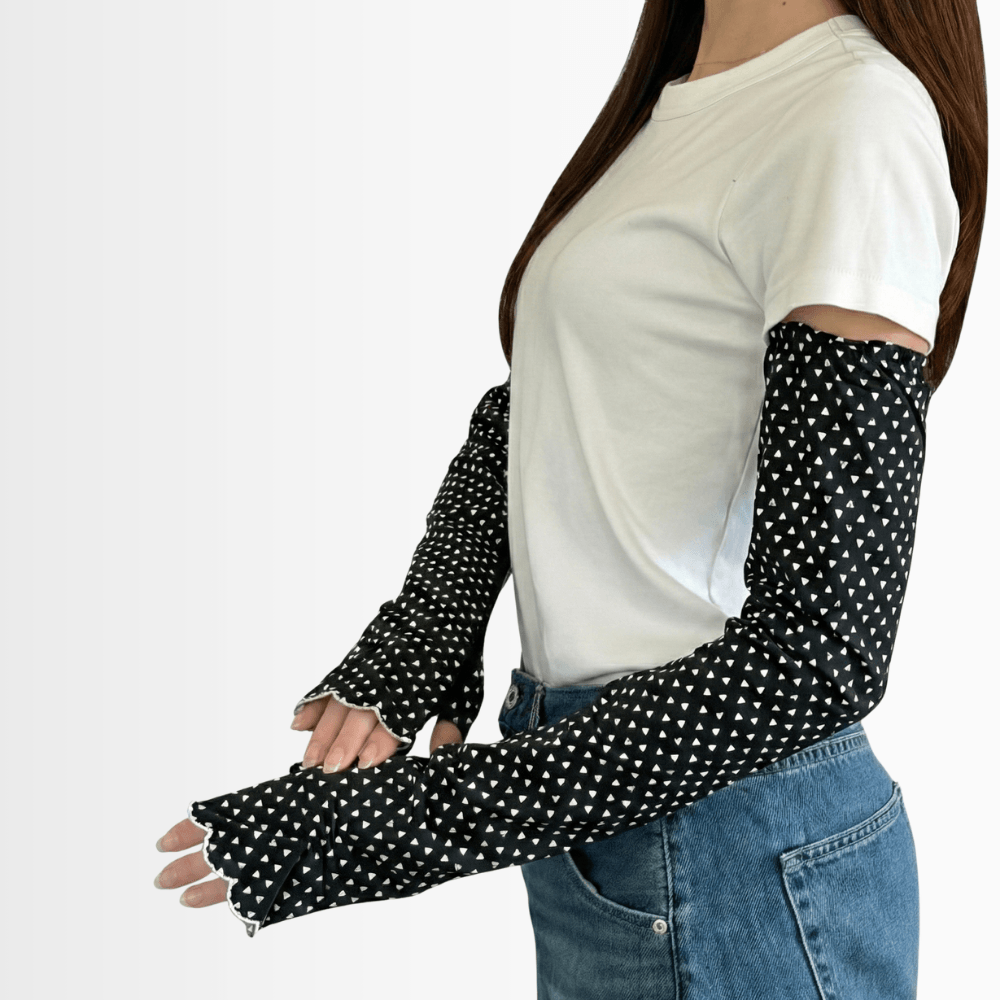 L048  三角デザイン指先ししゅう　UVアームカバー手袋　ロングサイズ