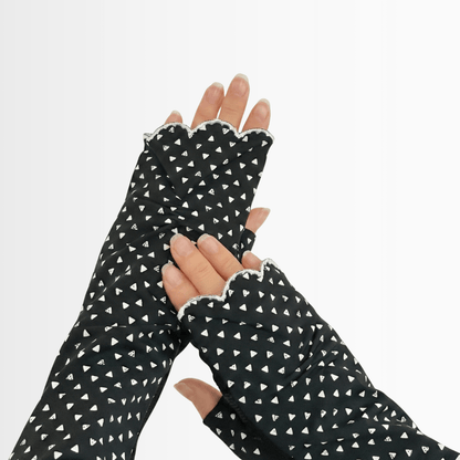 L048  三角デザイン指先ししゅう　UVアームカバー手袋　ロングサイズ