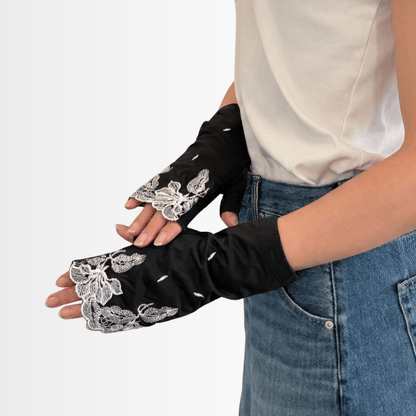 S048  冷感抗菌ブロッサム刺繍　UVアームカバー手袋　ショートサイズ